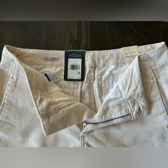 Levi's Off-White Corduroy Pants - Picture 4 of 16